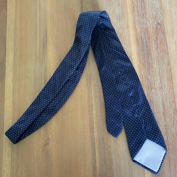 Men's Navy and White Silk Polka Dot Tie - Picture 3 of 5
